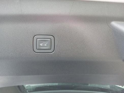 Used 2025 Cadillac Escalade Sport w/ LPO, ONYX Package image 26