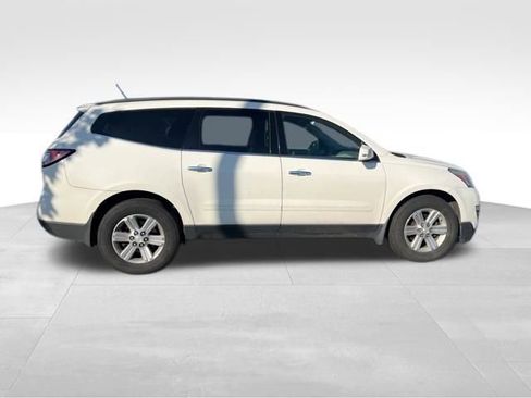 Used 2014 Chevrolet Traverse LT image 8