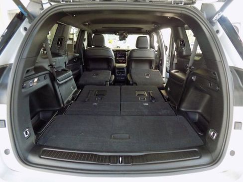New 2024 Jeep Grand Cherokee L Altitude AWD/4WD image 30