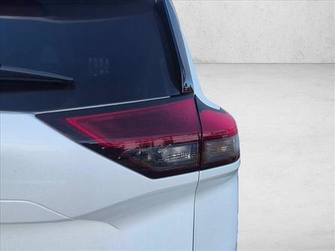 Used 2023 Nissan Rogue SL w/ SL Premium Package FWD image 13