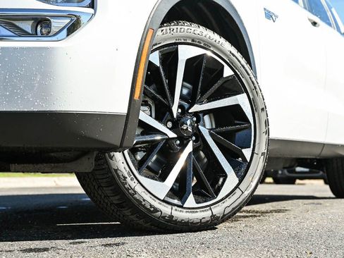 New 2025 Mitsubishi Outlander SE image 6