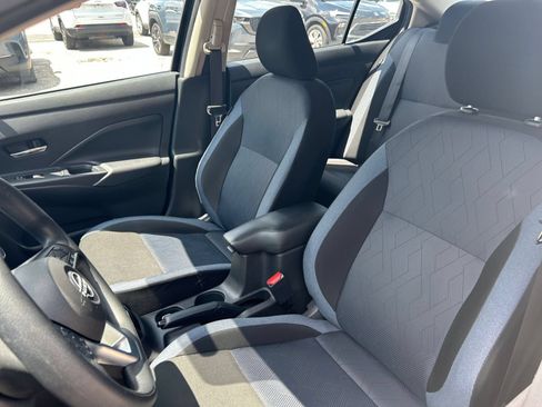 Used 2025 Nissan Versa SV FWD image 31