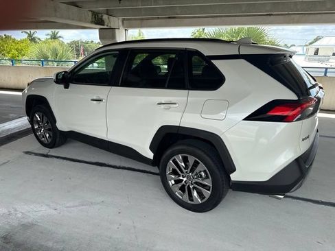 Used 2021 Toyota RAV4 Limited FWD image 18