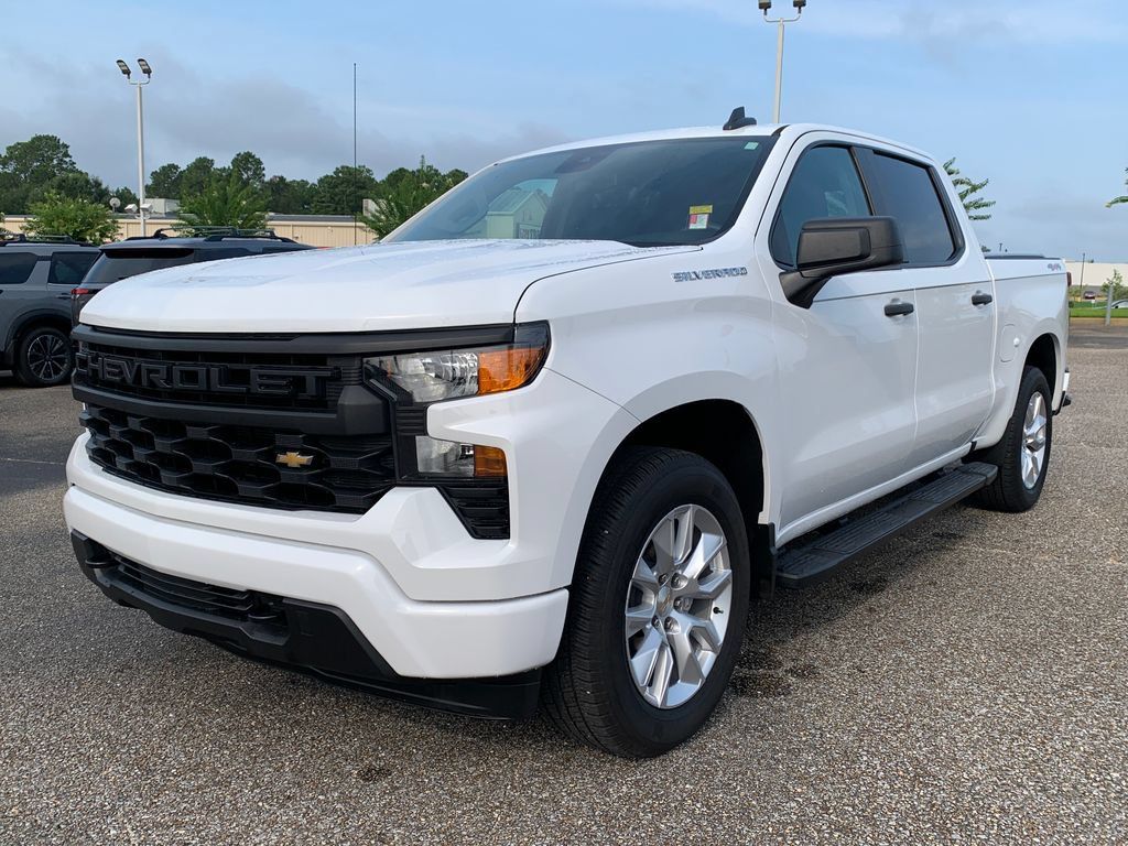 Used 2024 Chevrolet Silverado 1500 Custom AWD/4WD image 4