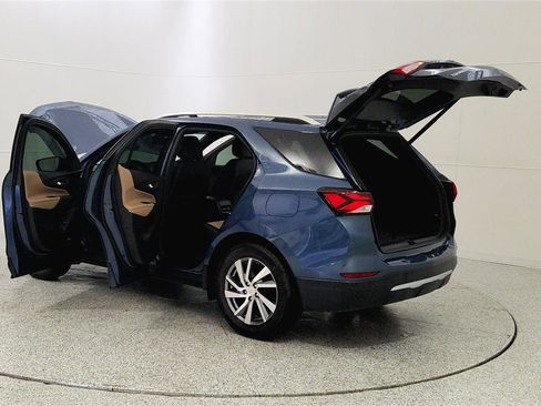 Used 2024 Chevrolet Equinox Premier FWD image 11