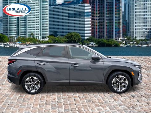 Used 2025 Hyundai Tucson SEL FWD image 4