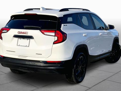 Used 2023 GMC Terrain SLE w/ Driver Convenience Package image 12