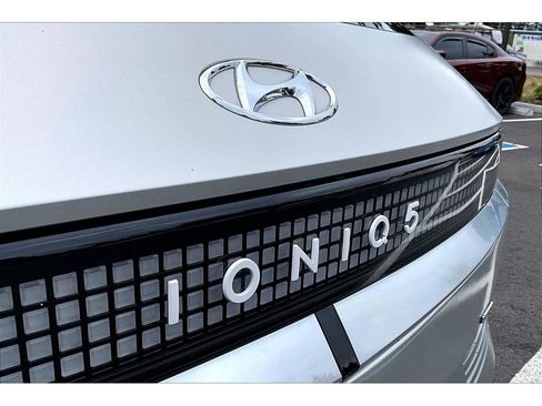 Used 2023 Hyundai Ioniq 5 Limited AWD/4WD image 8