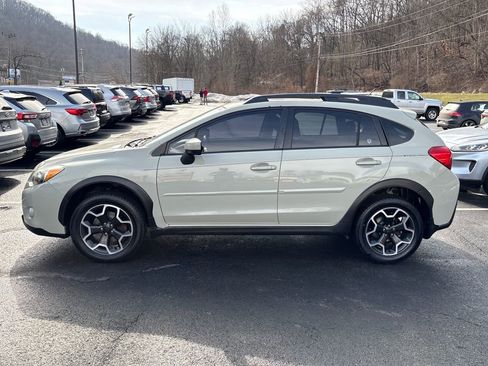 Used 2015 Subaru Crosstrek 2.0i Premium w/ Moonroof Package image 2
