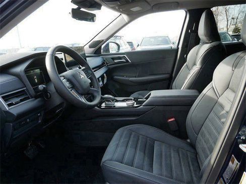 New 2026 Mitsubishi Outlander SE image 4