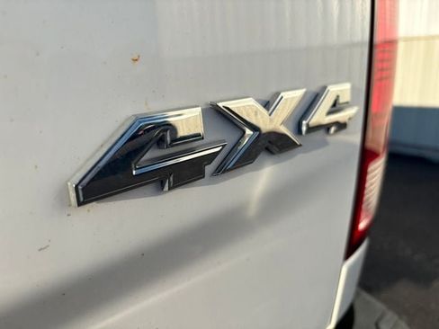 Used 2018 RAM 2500 Tradesman w/ Chrome Appearance Group AWD/4WD image 17