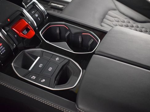 Used 2024 Lamborghini Urus S image 35