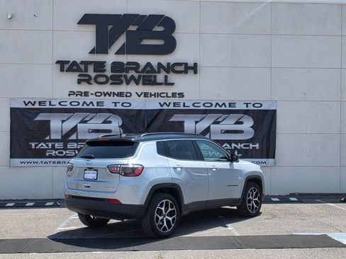 Used 2025 Jeep Compass Limited AWD/4WD image 7
