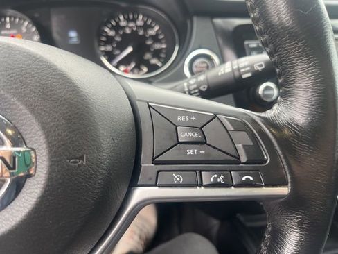 Used 2017 Nissan Rogue SL w/ SL Premium Package image 14