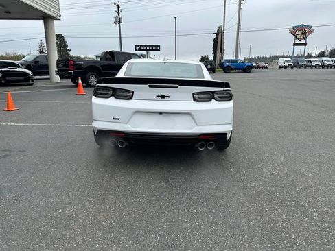 Used 2024 Chevrolet Camaro SS RWD image 3