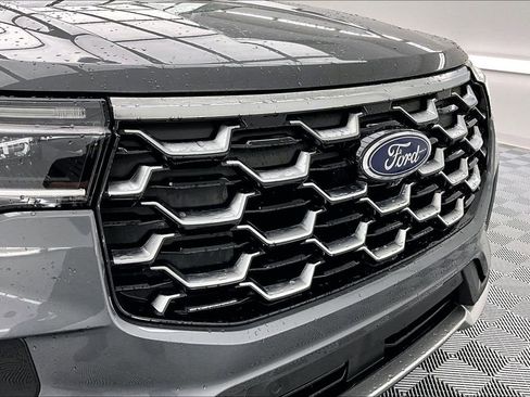 Certified 2025 Ford Explorer Platinum w/ LUX Leather Package AWD/4WD image 29