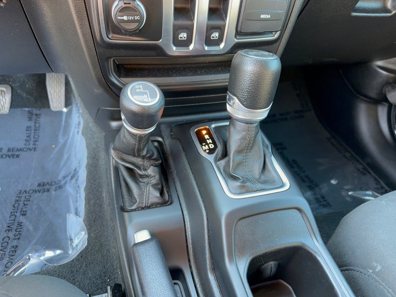 Used 2023 Jeep Wrangler Sport AWD/4WD image 21