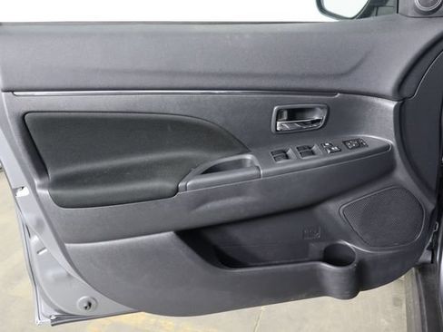 Used 2025 Mitsubishi Outlander Sport ES AWD/4WD image 19