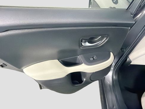 Used 2025 Honda HR-V LX image 25