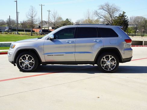 Used 2021 Jeep Grand Cherokee Limited w/ Trailer Tow Group IV image 2