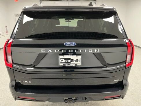 Used 2025 Ford Expedition Max Active AWD/4WD image 9