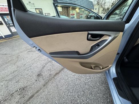 Used 2012 Hyundai Elantra GLS w/ Preferred Pkg 3 image 28