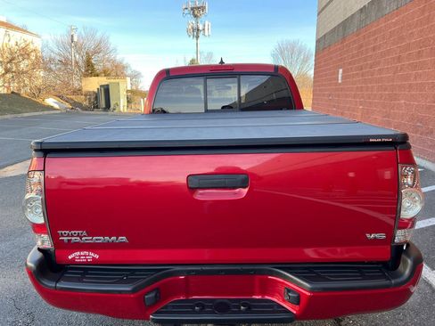 Used 2015 Toyota Tacoma 4x4 Double Cab w/ TRD Sport Package image 6