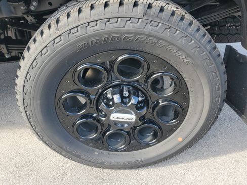 New 2025 Ford F250 Lariat w/ Black Appearance Package image 7