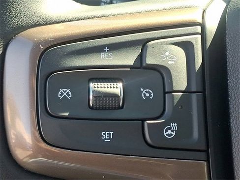 Used 2023 Chevrolet Suburban High Country image 25