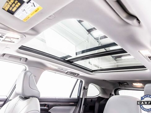 Used 2023 Toyota Highlander Platinum image 15