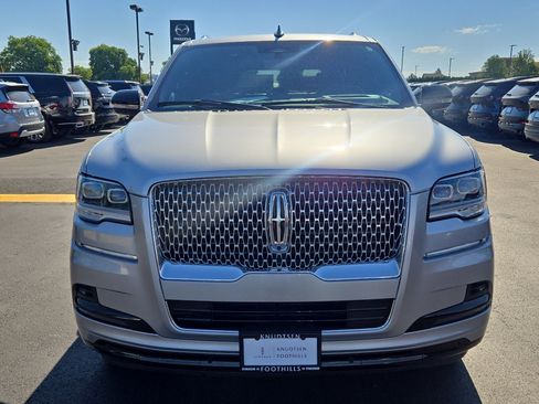 Used 2022 Lincoln Navigator Reserve AWD/4WD image 2