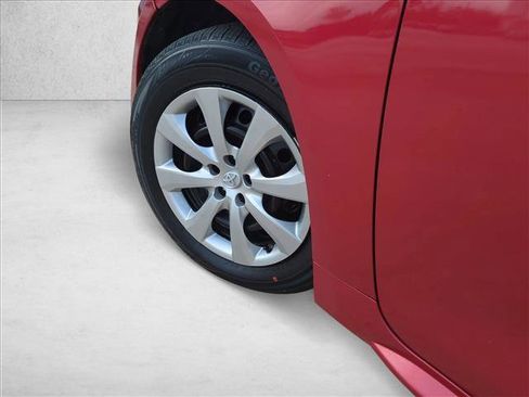 Used 2020 Toyota Corolla LE image 9