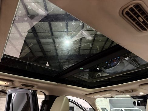 Used 2021 Ford Expedition Max XLT image 31