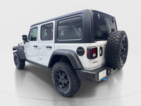 Used 2023 Jeep Wrangler Unlimited AWD/4WD image 9