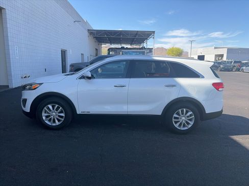 Used 2016 Kia Sorento LX AWD/4WD image 2