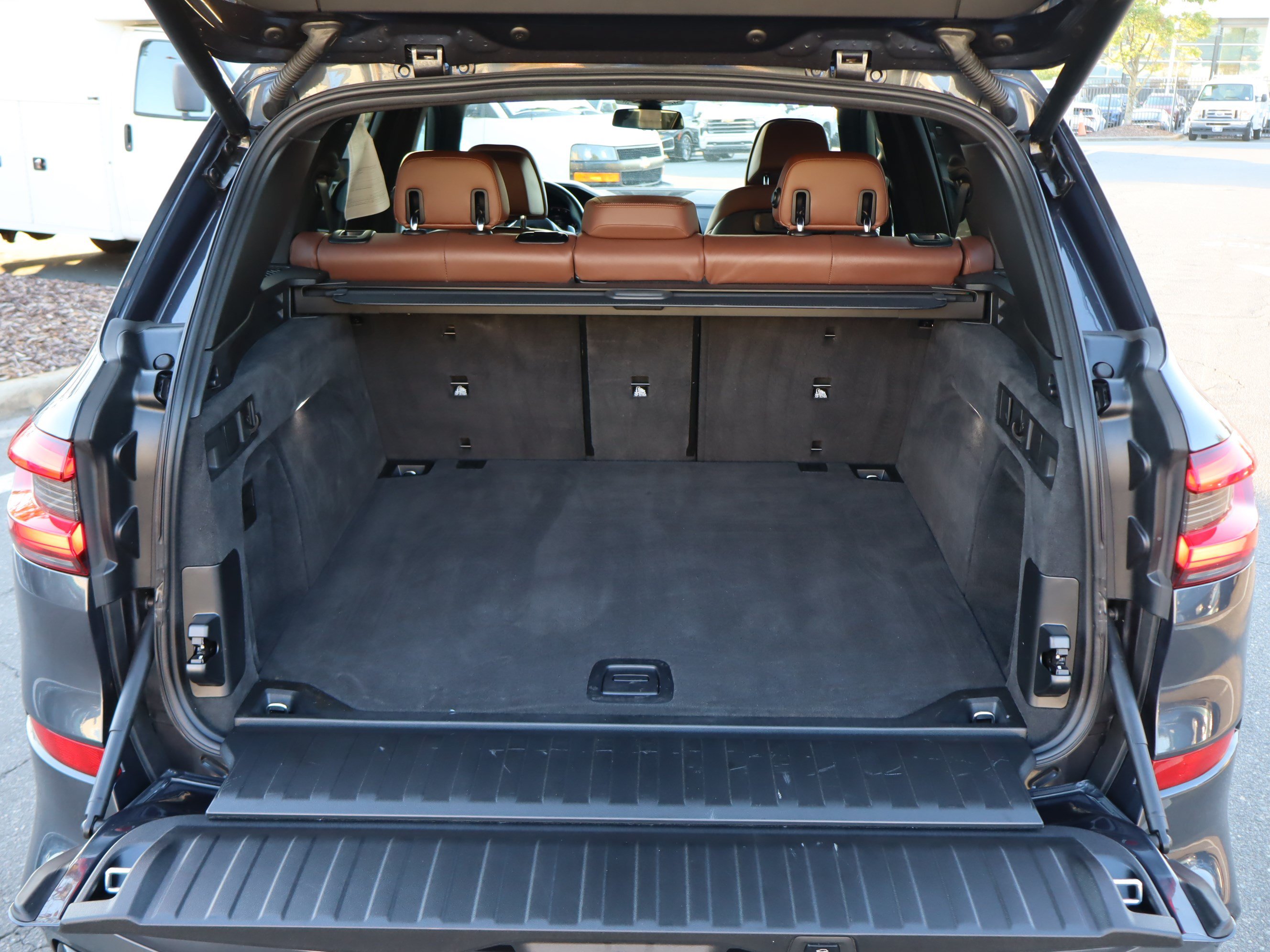 Used 2021 BMW X5 M50i AWD/4WD image 33