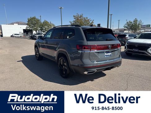 New 2026 Volkswagen Atlas SE image 3