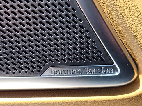 Certified 2022 Kia Telluride SX w/ Nightfall Edition Package AWD/4WD image 32