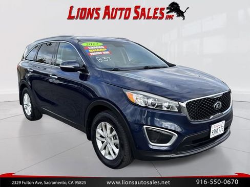 Used 2017 Kia Sorento FWD image 3