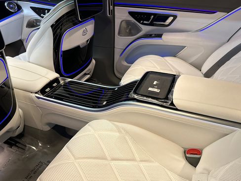 New 2025 Mercedes-Benz Maybach EQS 680 4MATIC image 21