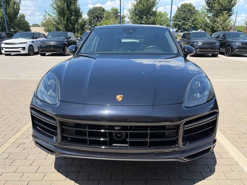 Used 2022 Porsche Cayenne Turbo S AWD/4WD image 2