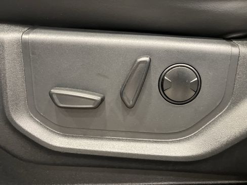 Used 2024 Ford Expedition Max XLT image 12