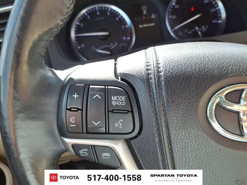 Used 2015 Toyota Highlander XLE FWD image 17