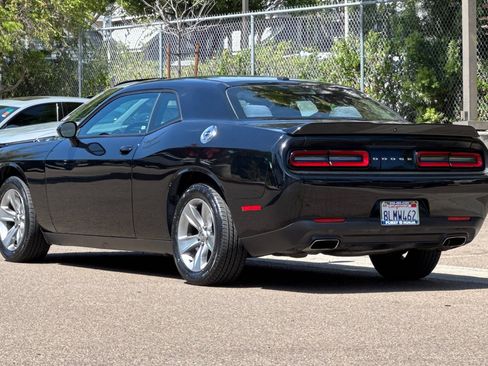 Used 2019 Dodge Challenger SXT RWD image 3
