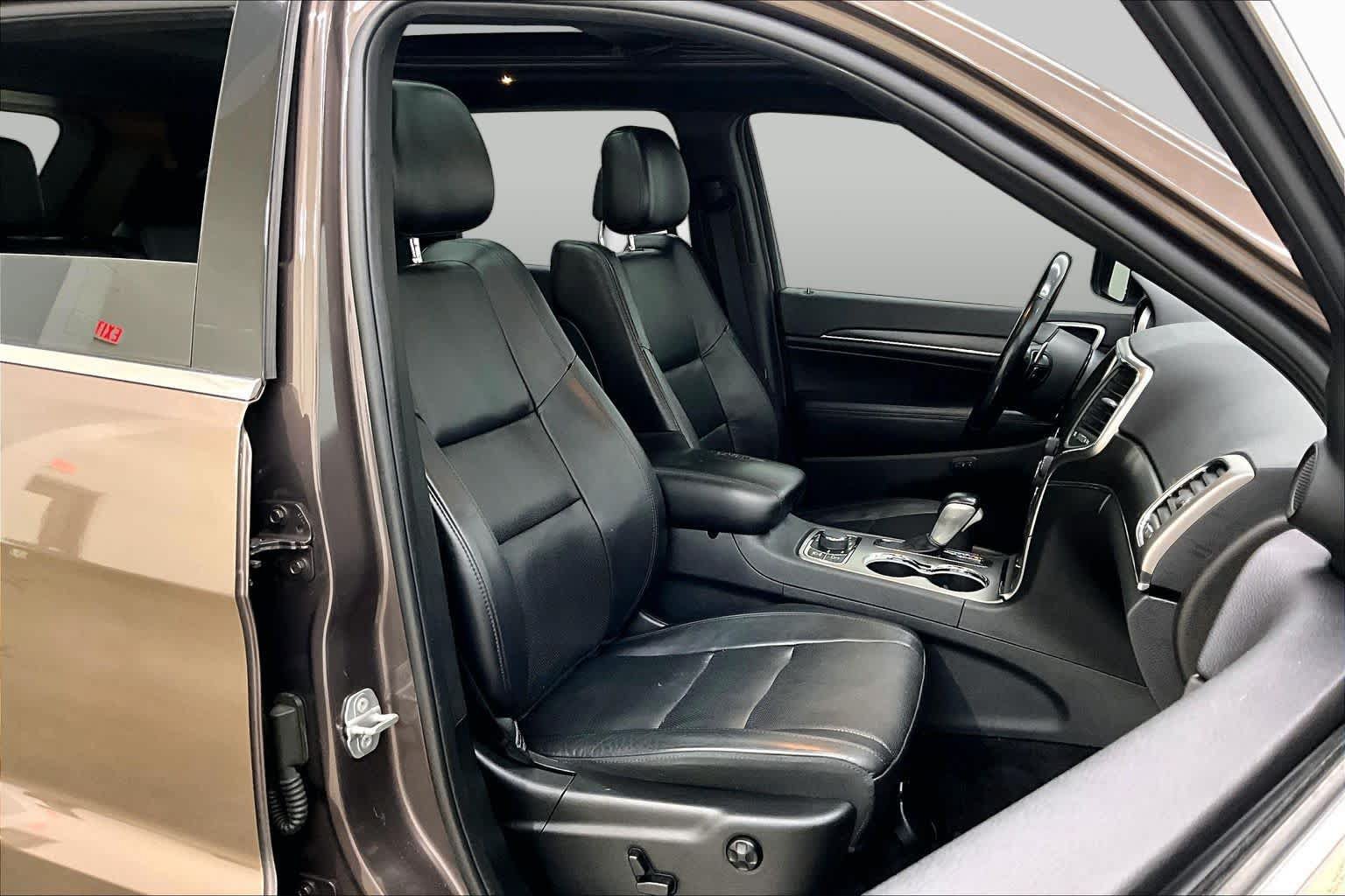 Used 2018 Jeep Grand Cherokee Limited w/ Luxury Group II AWD/4WD image 9