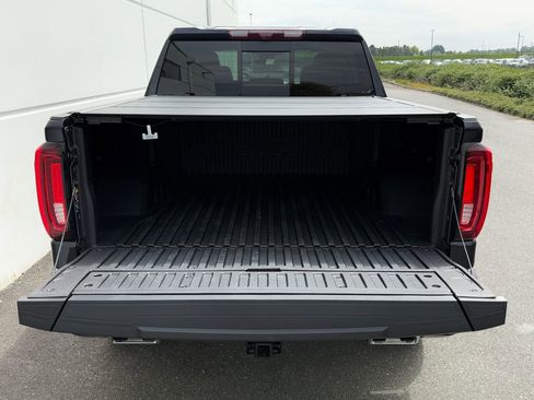 Used 2026 GMC Sierra 1500 AT4 w/ AT4 Premium Package AWD/4WD image 25