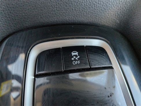 Certified 2025 Toyota Corolla LE image 25