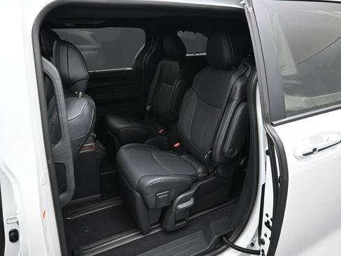 Certified 2026 Toyota Sienna Platinum AWD/4WD image 31