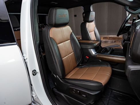 Used 2024 Chevrolet Silverado 2500 High Country w/ Technology Package image 30