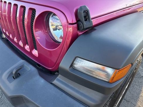 Used 2022 Jeep Wrangler Unlimited Sport image 32